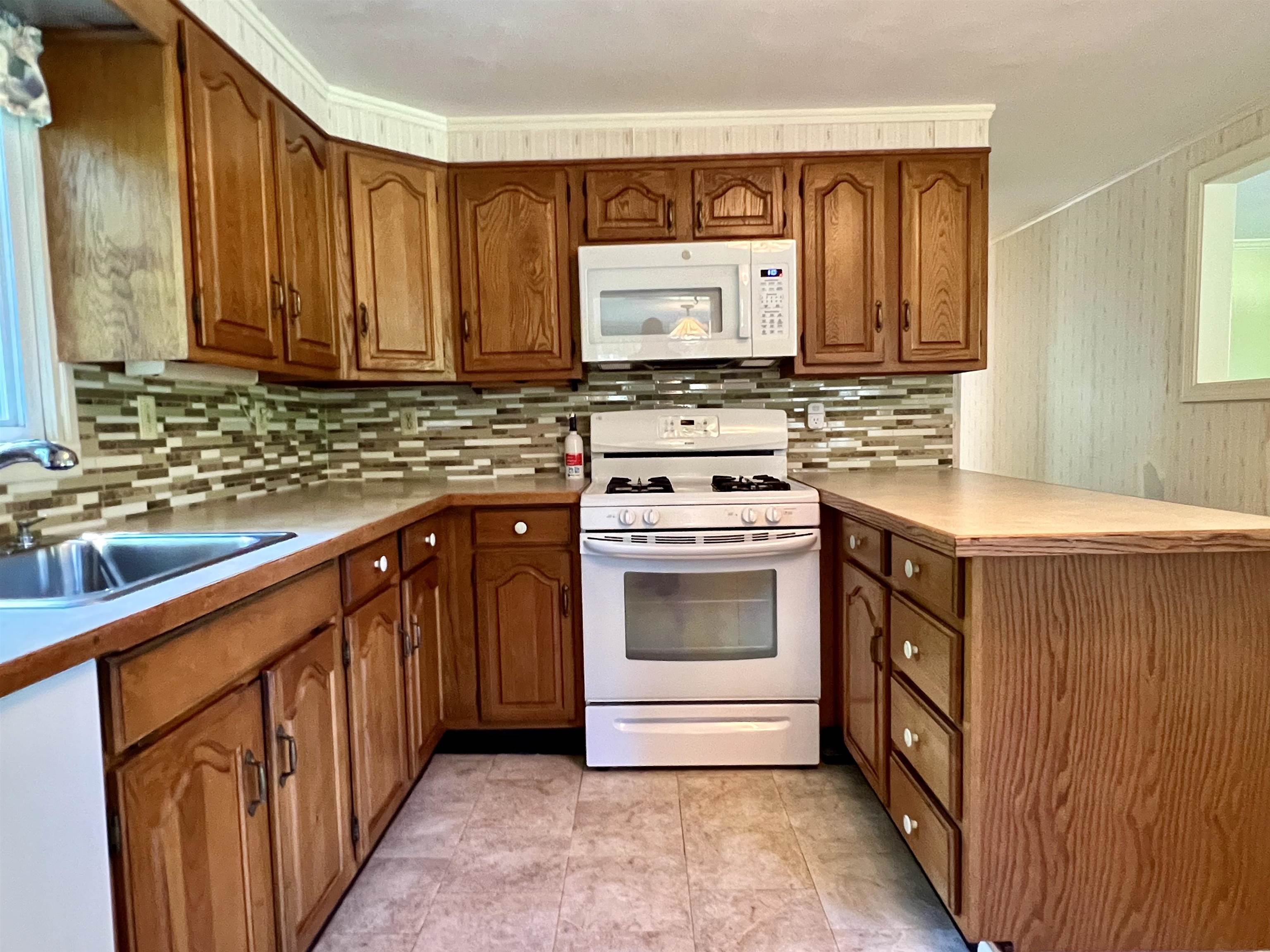 194 Drinkwater Road Hampton Falls, NH 03844 - Photo 4 of 29