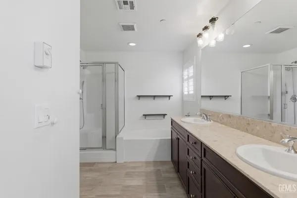 $529,999 | Undisclosed Address, Bakersfield, CA 93313