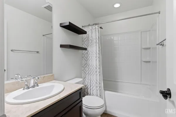 $529,999 | Undisclosed Address, Bakersfield, CA 93313