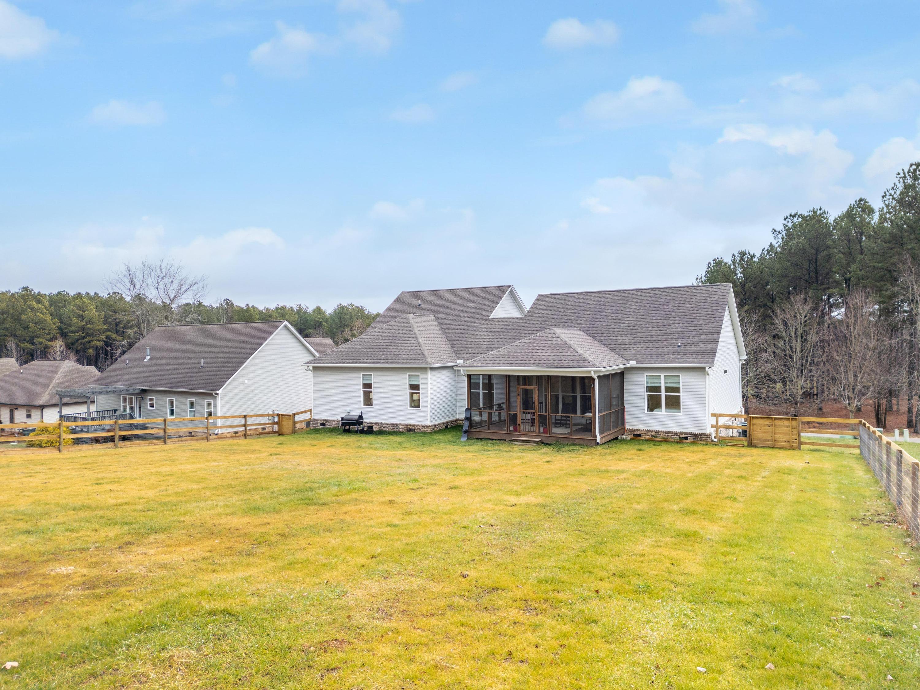 12101 Floyd Brown Road Soddy Daisy, TN 37379 - Photo 5 of 45 2025_01_January_12101_Floyd_Brown_Rd_000