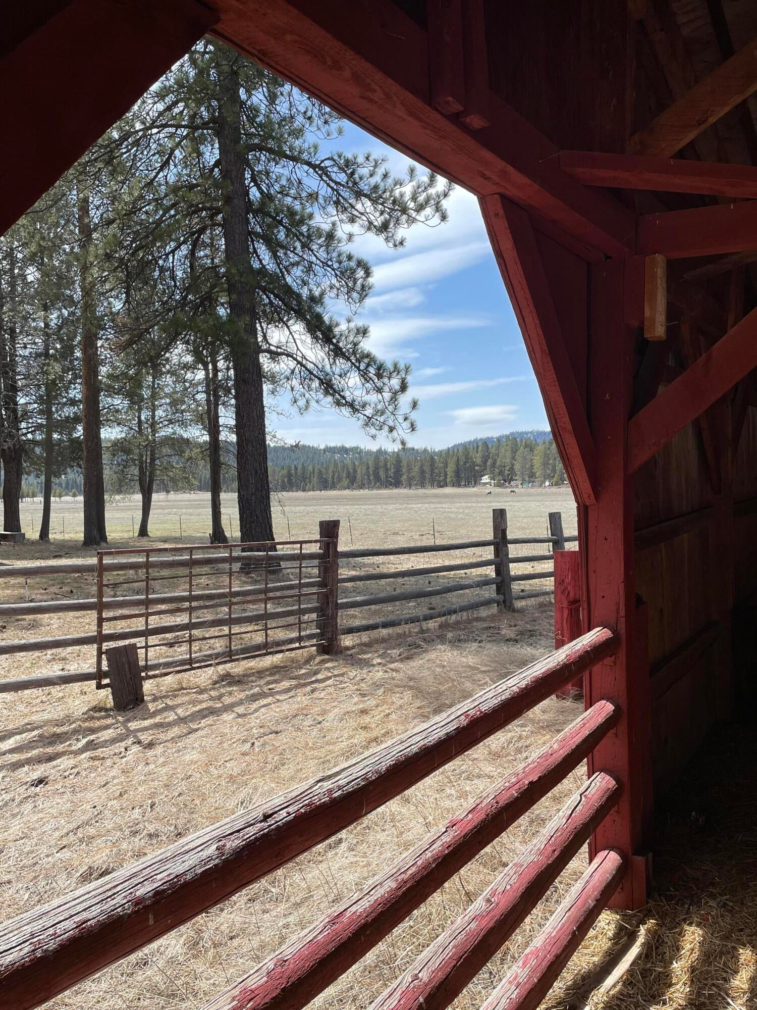 40040 9 Mile Road Chiloquin, OR 97624 - Photo 2 of 34 2