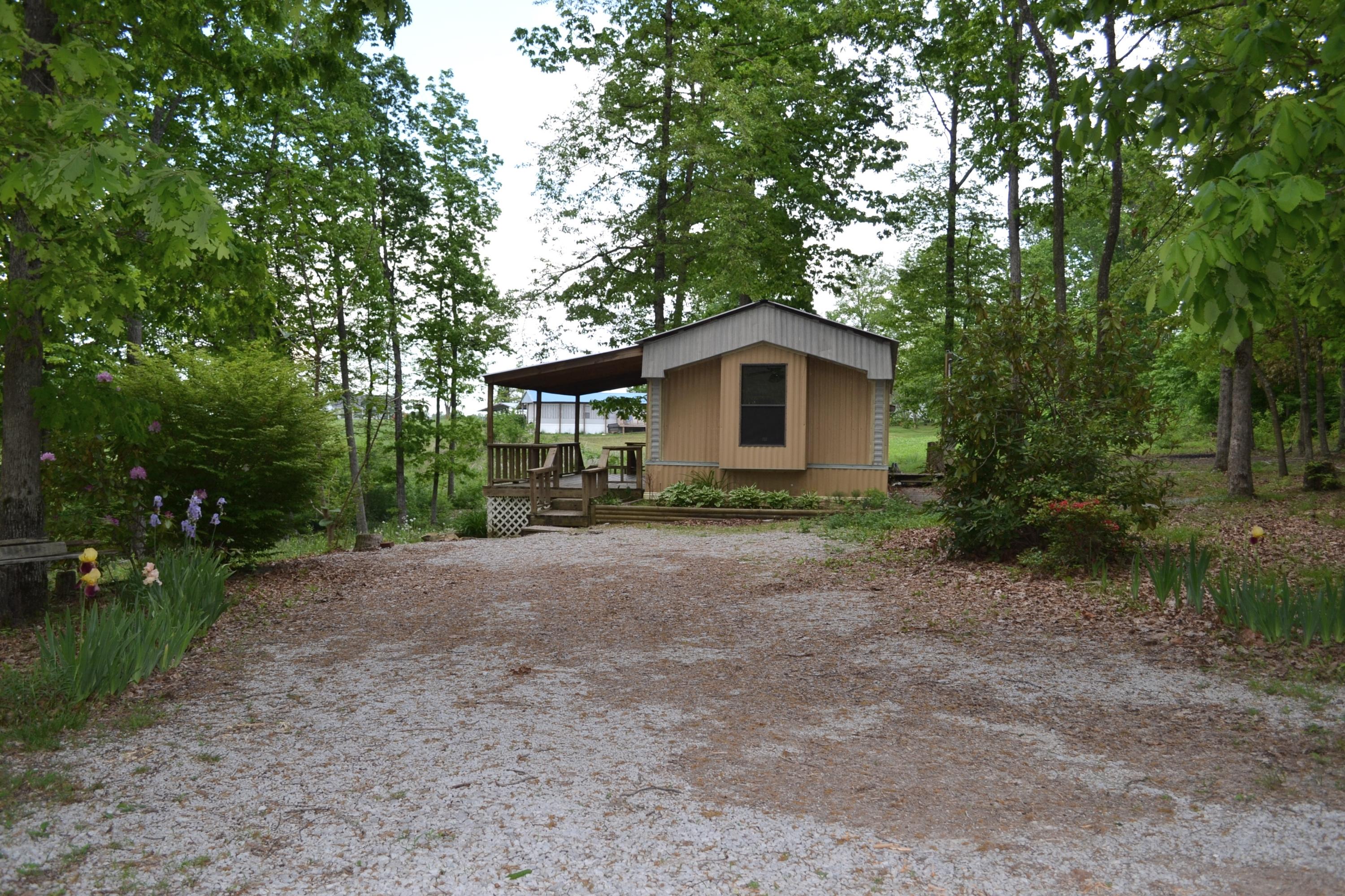 206 Tipton Road Crossville, TN 38571 - Photo 3 of 16 DSC_0328