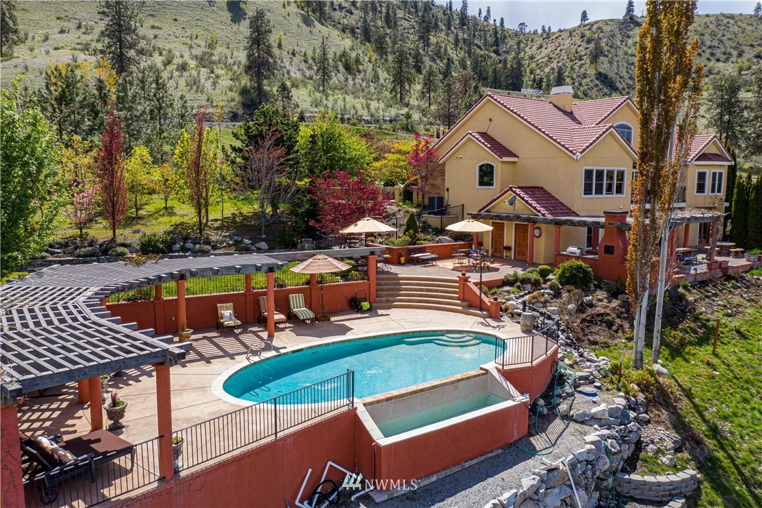 1805 Little Butte Ranch Road Chelan, WA 98816 - Photo 2 of 38 Gallery Image 2