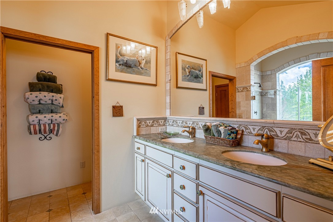 1805 Little Butte Ranch Road Chelan, WA 98816 - Photo 11 of 38 Gallery Image 11
