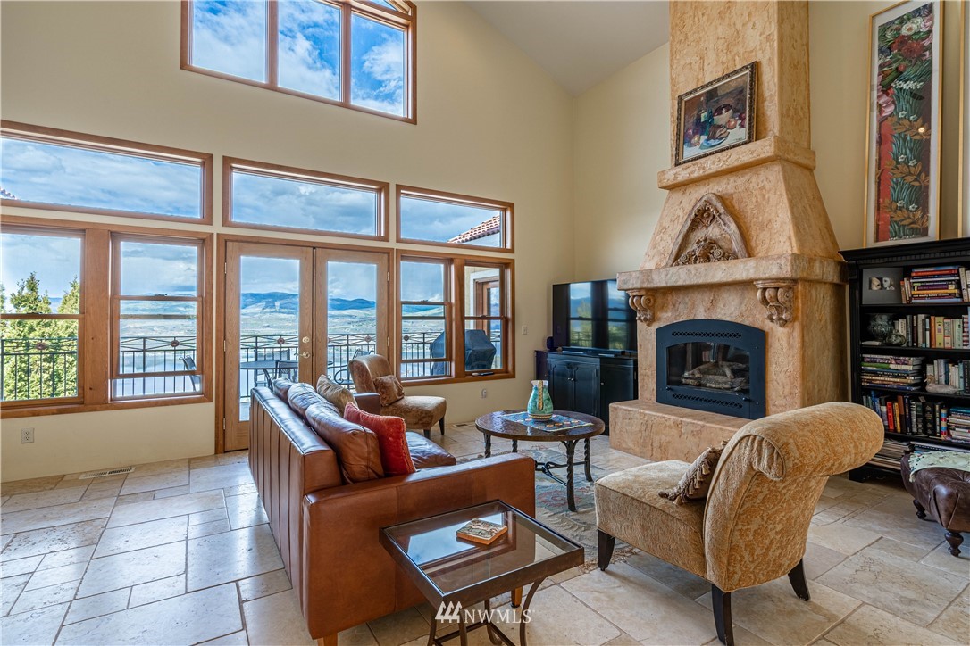 1805 Little Butte Ranch Road Chelan, WA 98816 - Photo 7 of 38 Gallery Image 7