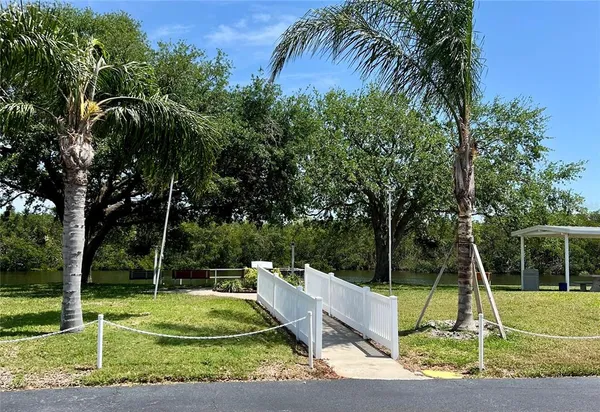 $375,000 | 7316 Americana Drive Northeast, Unit 146, St. Petersburg, FL 33702