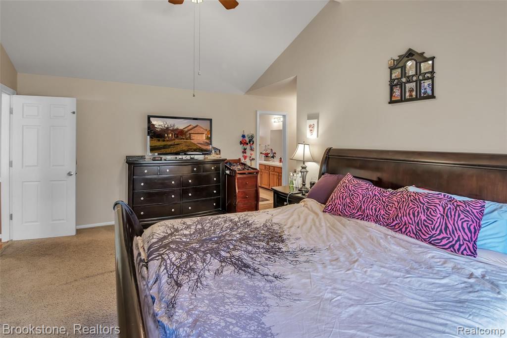 2041 Reagan Drive Rochester Hills, MI 48309 - Photo 11 of 27
