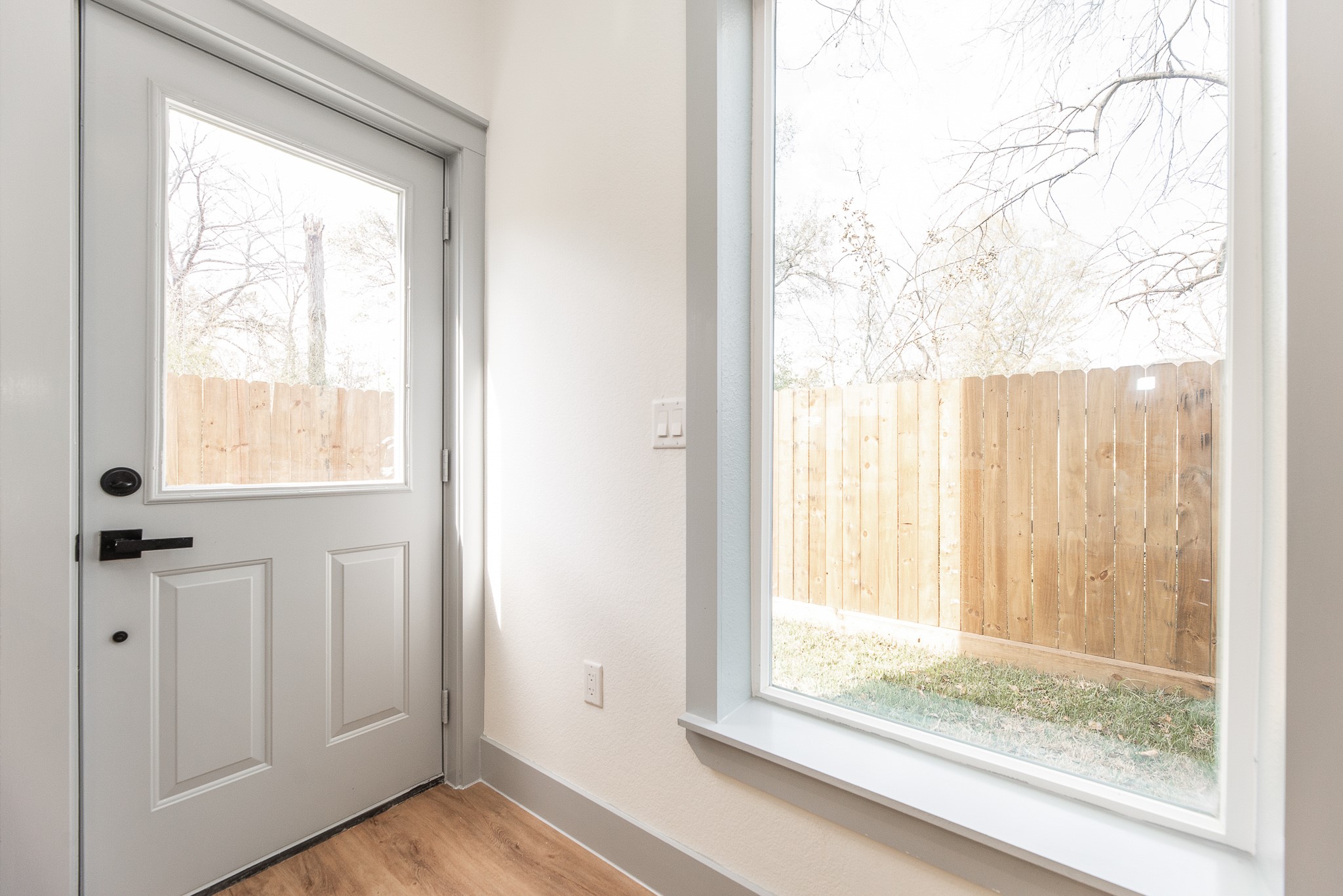 704 South 1st Street, Unit B2 Conroe, TX 77301 - Photo 15 of 26 Private entry