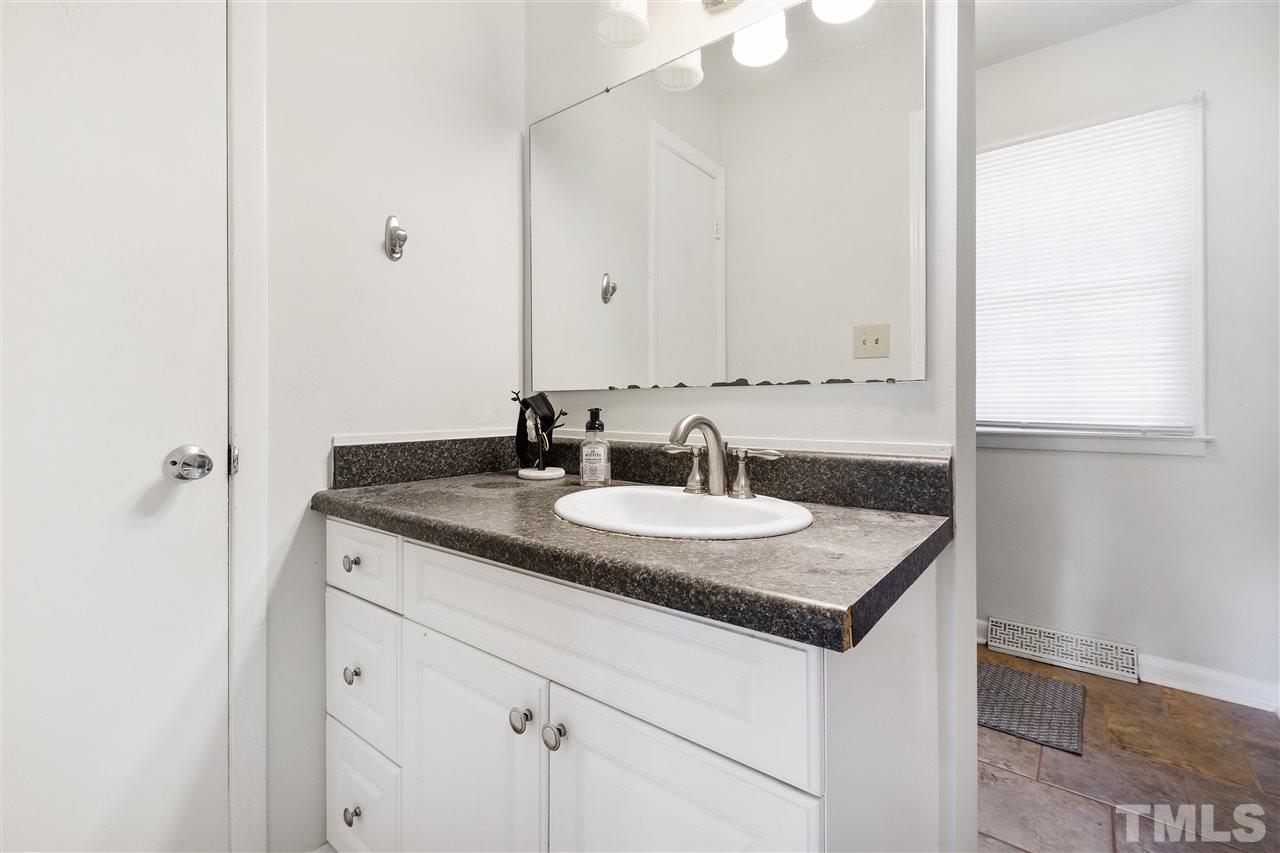 313 Compton Road Raleigh, NC 27609 - Photo 15 of 29