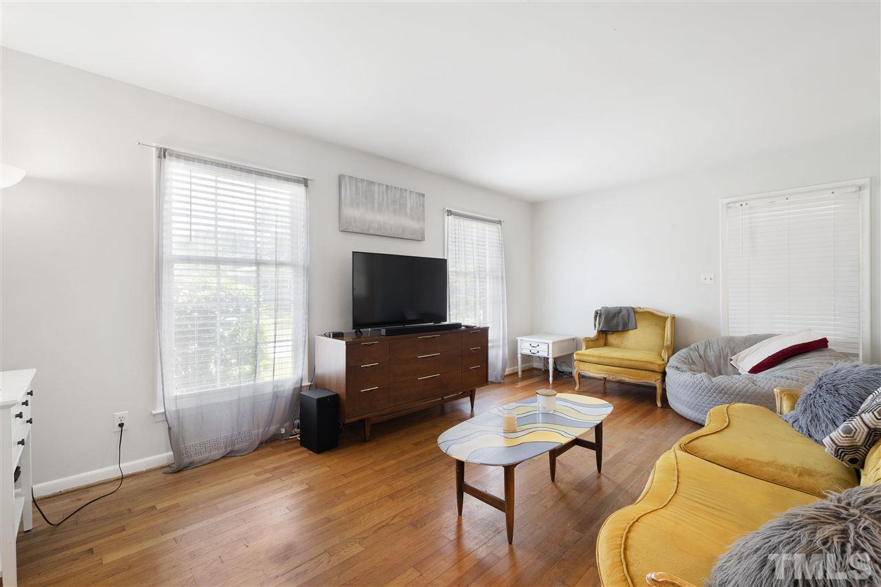 313 Compton Road Raleigh, NC 27609 - Photo 6 of 29