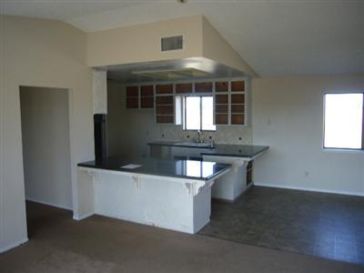 20392 Del Mar Road Madera, CA 93638 - Photo 3 of 10 kitchen 2