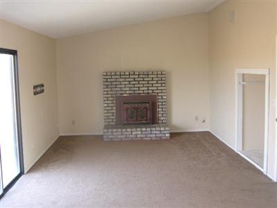 20392 Del Mar Road Madera, CA 93638 - Photo 8 of 10 family room