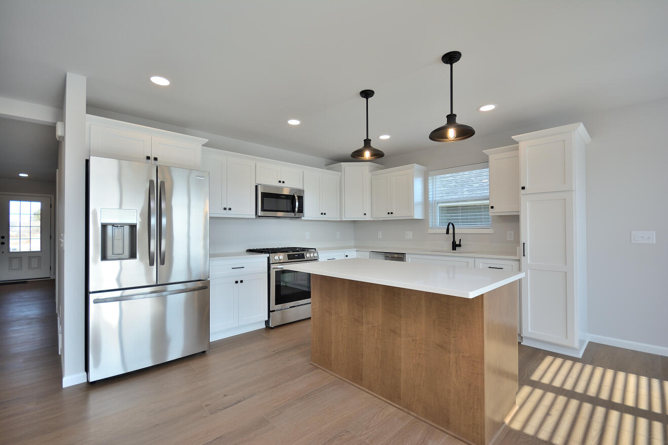 997 Elderberry Road Oconomowoc, WI 53066 - Photo 12 of 26 75 ARWT (12)