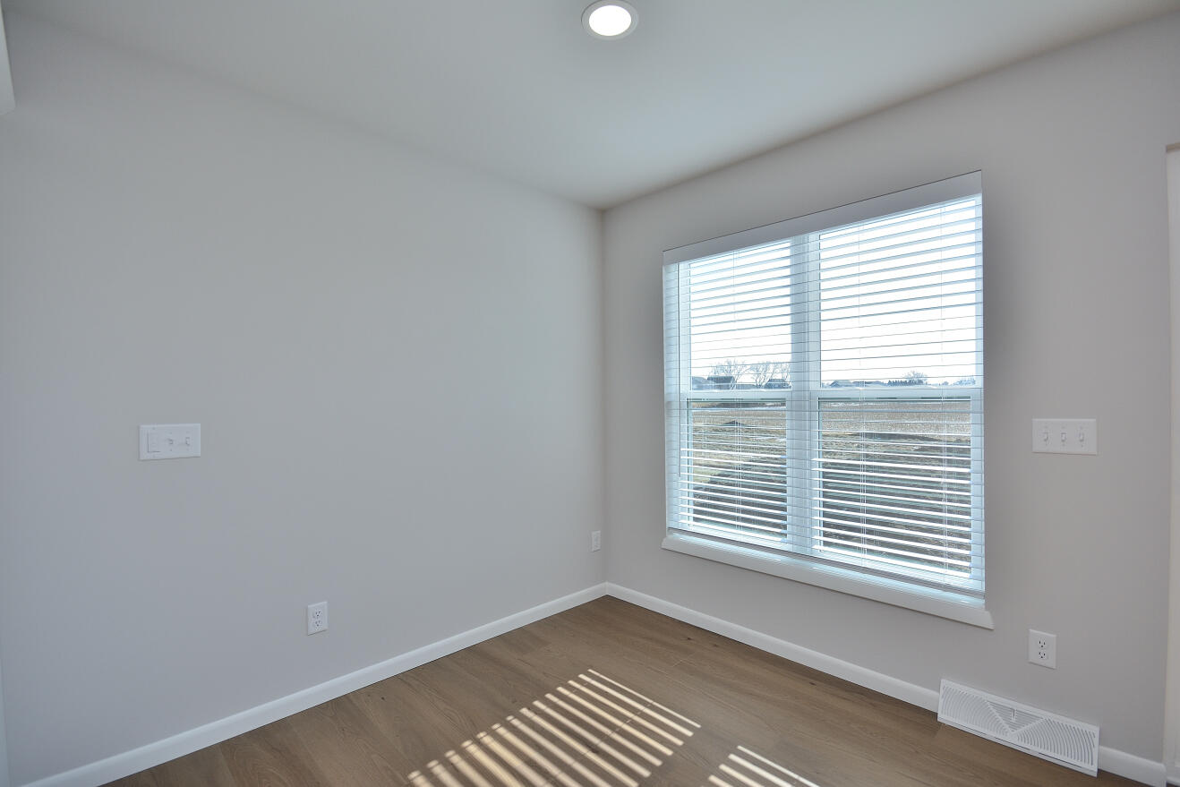 997 Elderberry Road Oconomowoc, WI 53066 - Photo 18 of 26 75 ARWT (18)