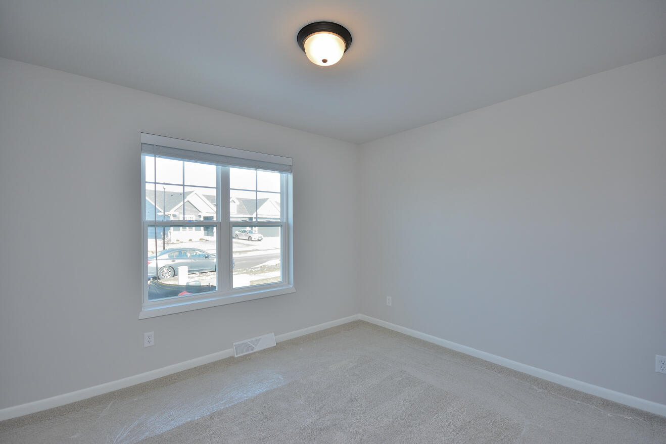 997 Elderberry Road Oconomowoc, WI 53066 - Photo 3 of 26 75 ARWT (3)