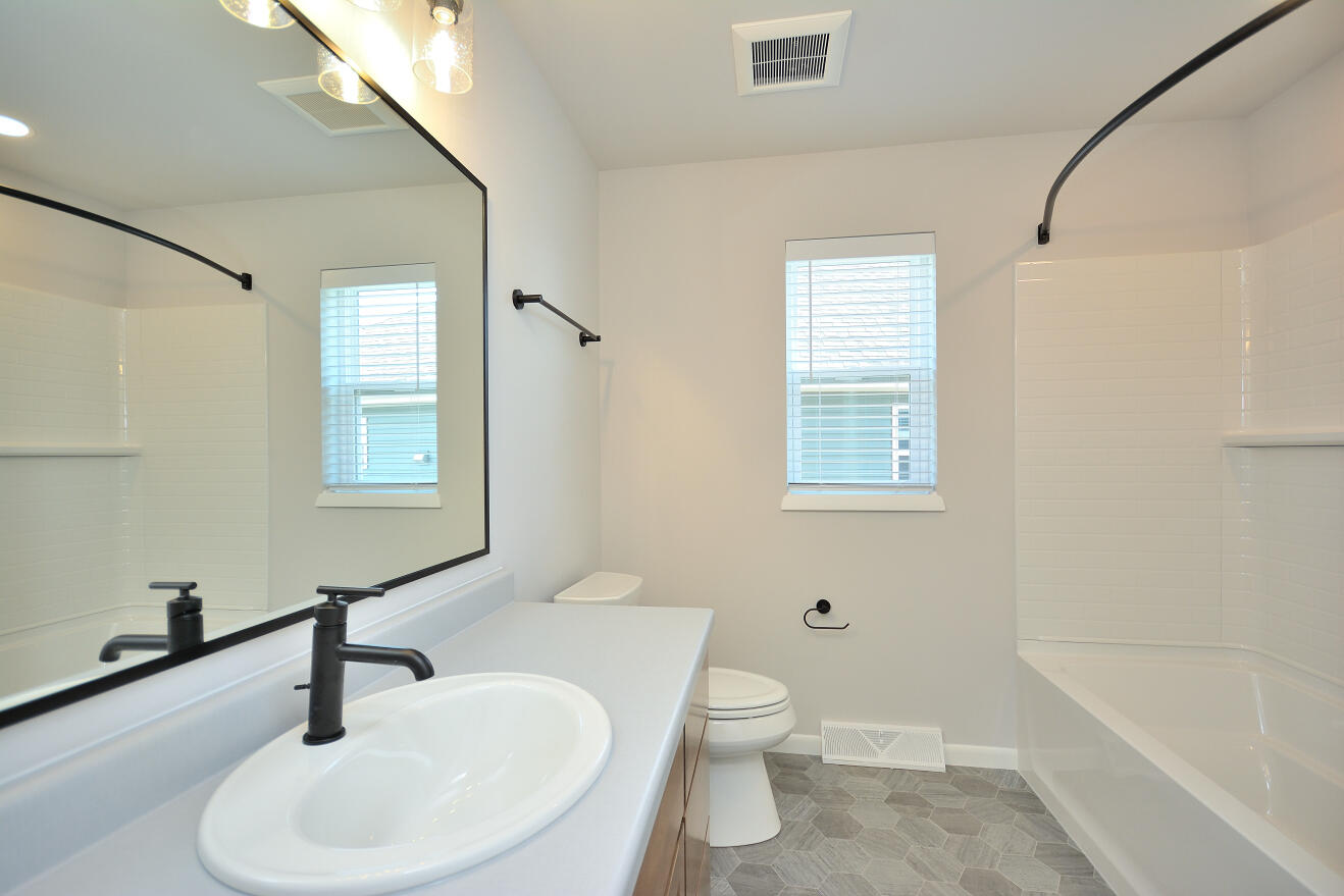 997 Elderberry Road Oconomowoc, WI 53066 - Photo 5 of 26 75 ARWT (5)