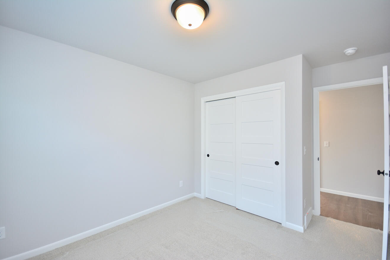 997 Elderberry Road Oconomowoc, WI 53066 - Photo 7 of 26 75 ARWT (7)