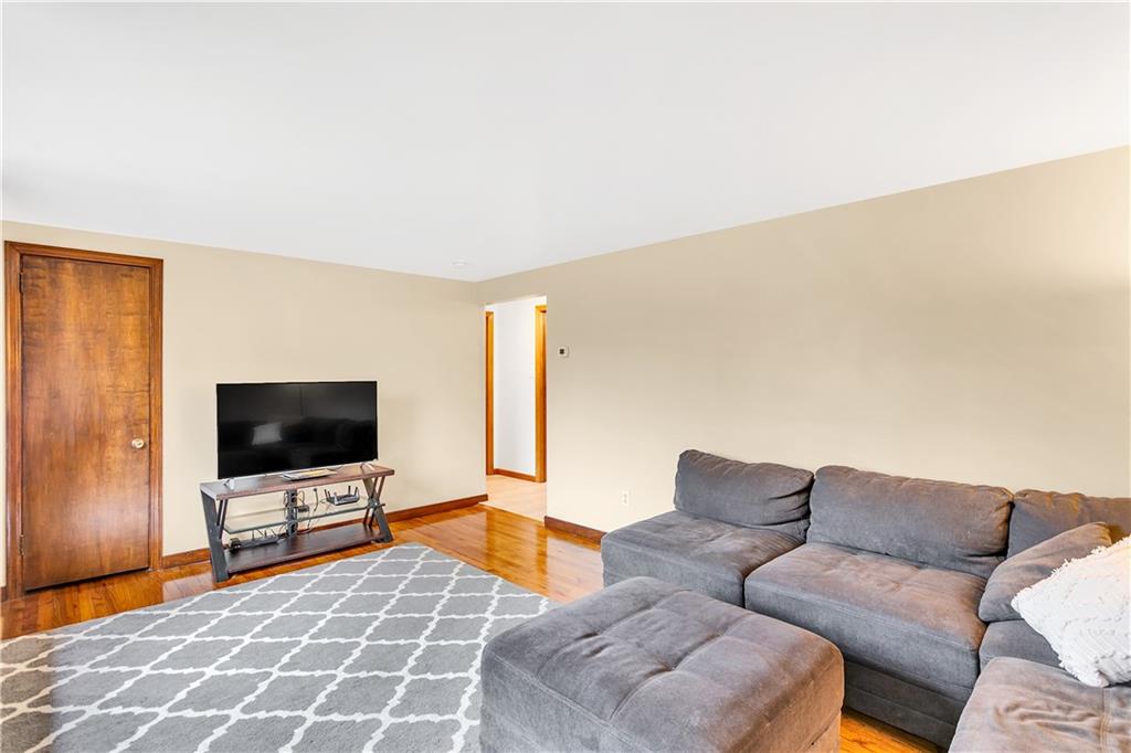 5190 Hardt Road Gibsonia, PA 15044 - Photo 6 of 25 Gallery Image 6