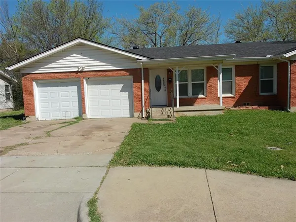 $1,950 | 4929 Roxie Street, Haltom City, TX 76117