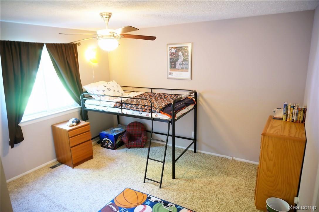1269 Delta Road Walled Lake, MI 48390 - Photo 16 of 24 bed2a.jpg