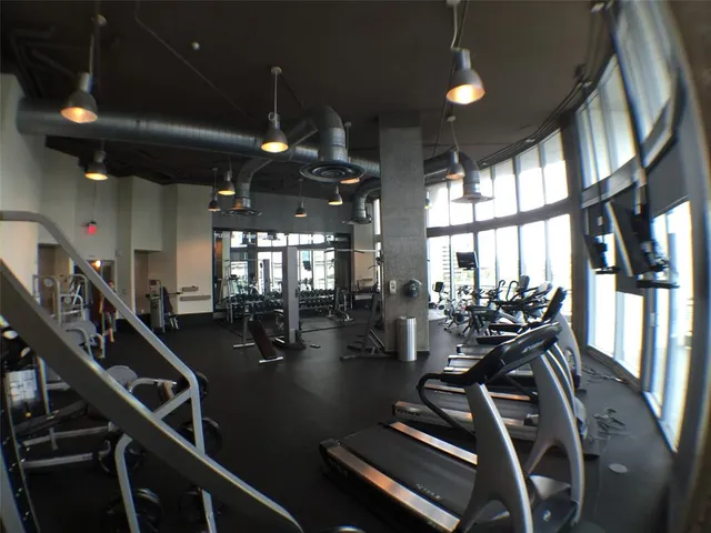 $2,500 | 690 Southwest 1st Court, Unit 1427, Miami, FL 33130