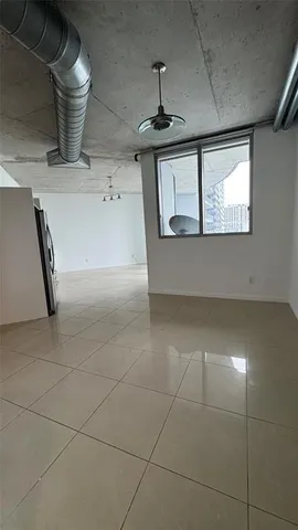 $2,500 | 690 Southwest 1st Court, Unit 1427, Miami, FL 33130