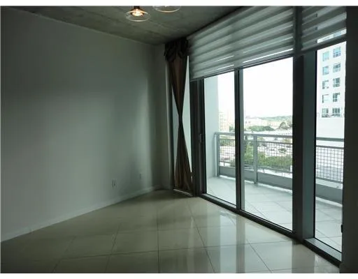 $2,500 | 690 Southwest 1st Court, Unit 1427, Miami, FL 33130