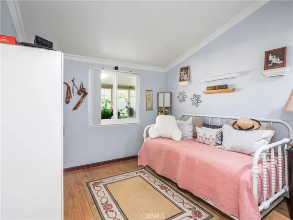 $379,999 | 26835 Avenue Of The Oaks, Unit B, Santa Clarita, CA 91350