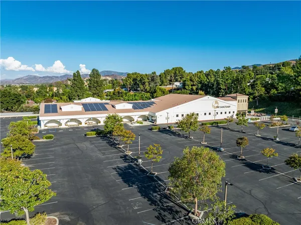 $379,999 | 26835 Avenue Of The Oaks, Unit B, Santa Clarita, CA 91350