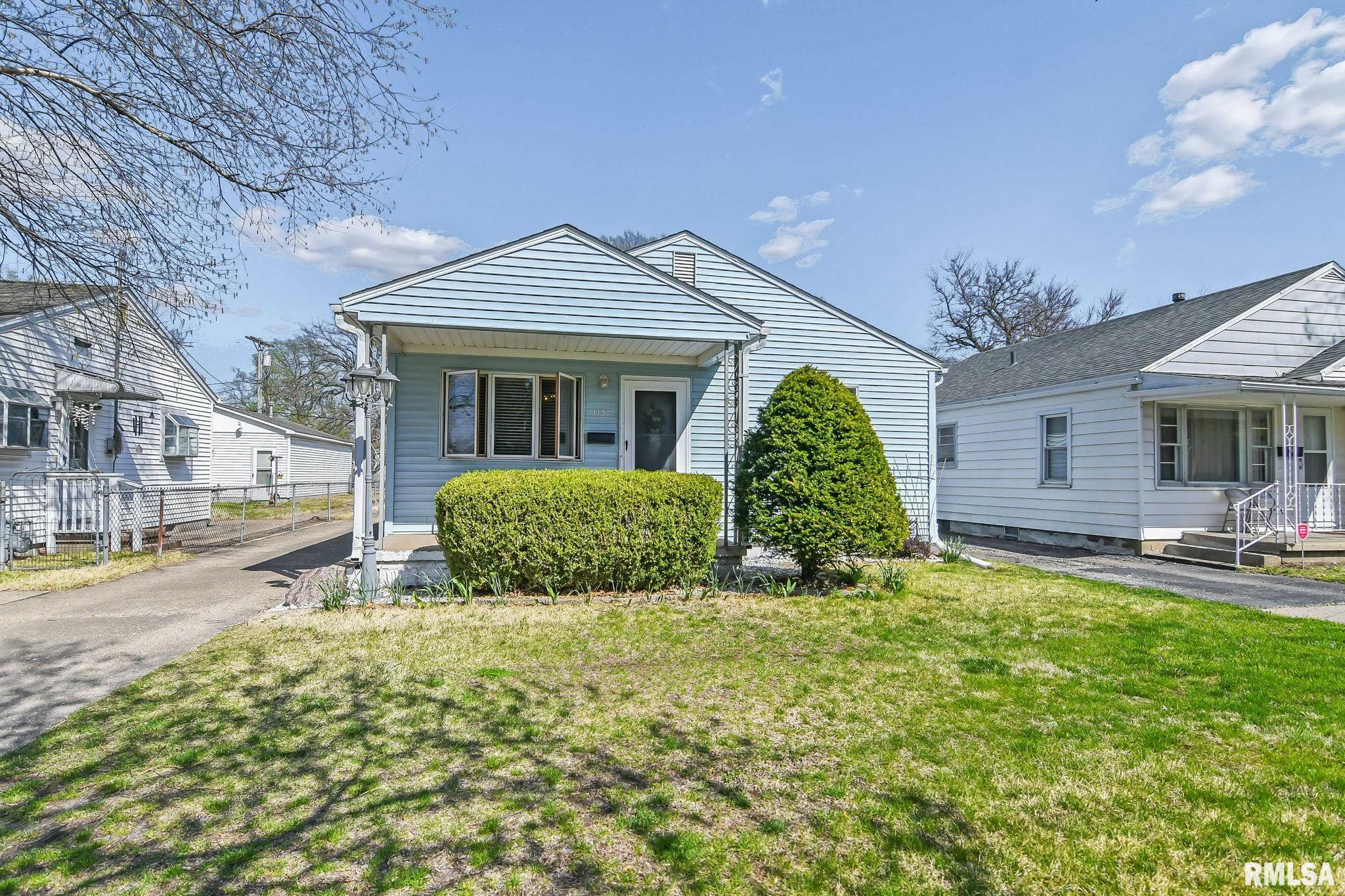 1138 North 19th Street Springfield, IL 62702 - Photo 1 of 27
