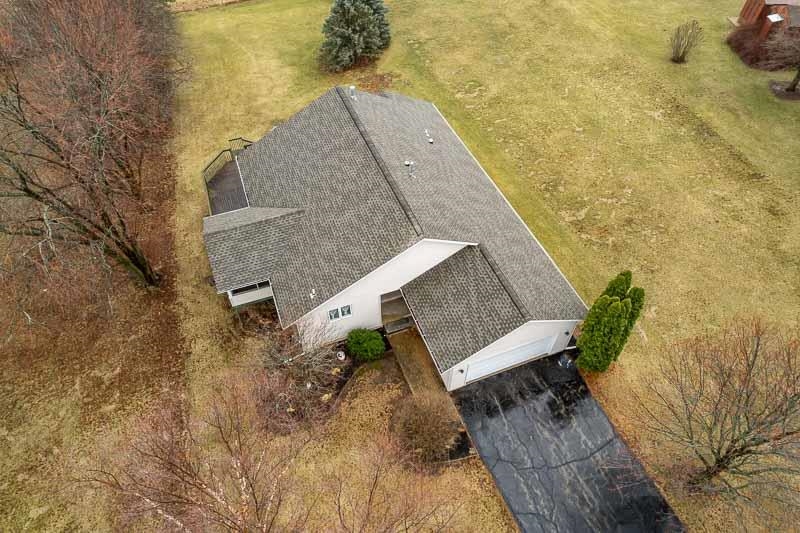 186 Lake Summerset Road Davis, IL 61019 - Photo 42 of 58 a view of roof with sitting area