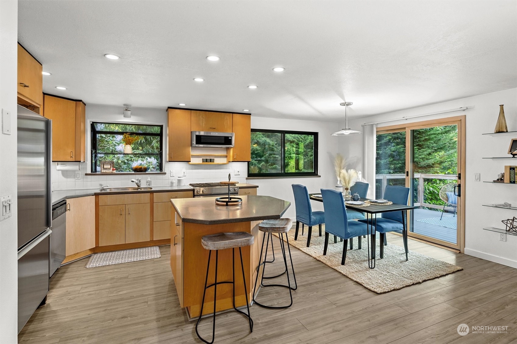14712 Simonds Road Northeast Bothell, WA 98011 - Photo 14 of 40 Gallery Image 14