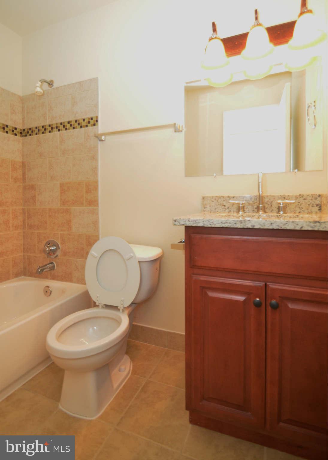 13201 Delaney Road Woodbridge, VA 22193 - Photo 13 of 26 Bath