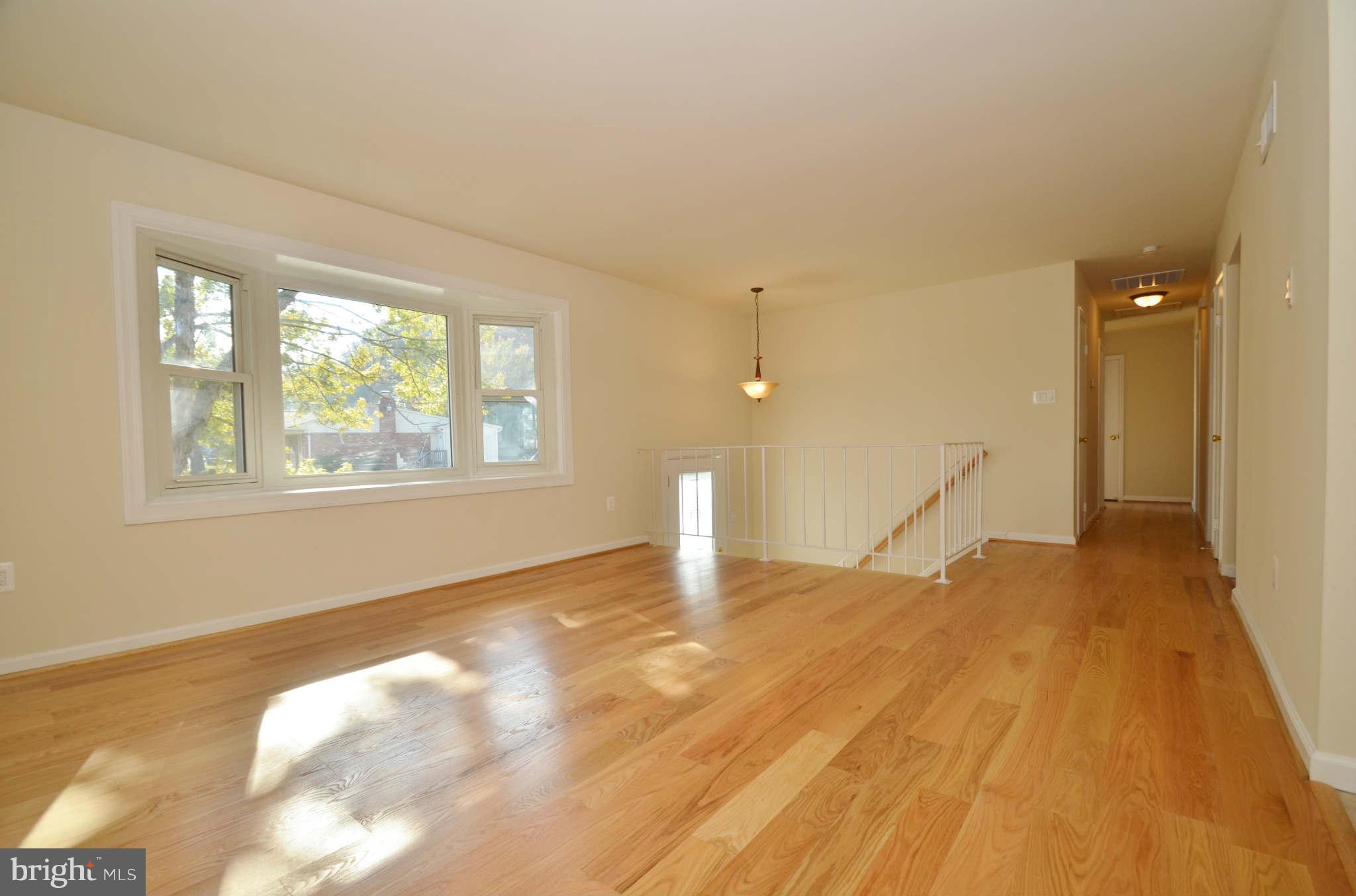 13201 Delaney Road Woodbridge, VA 22193 - Photo 17 of 26 Living Room