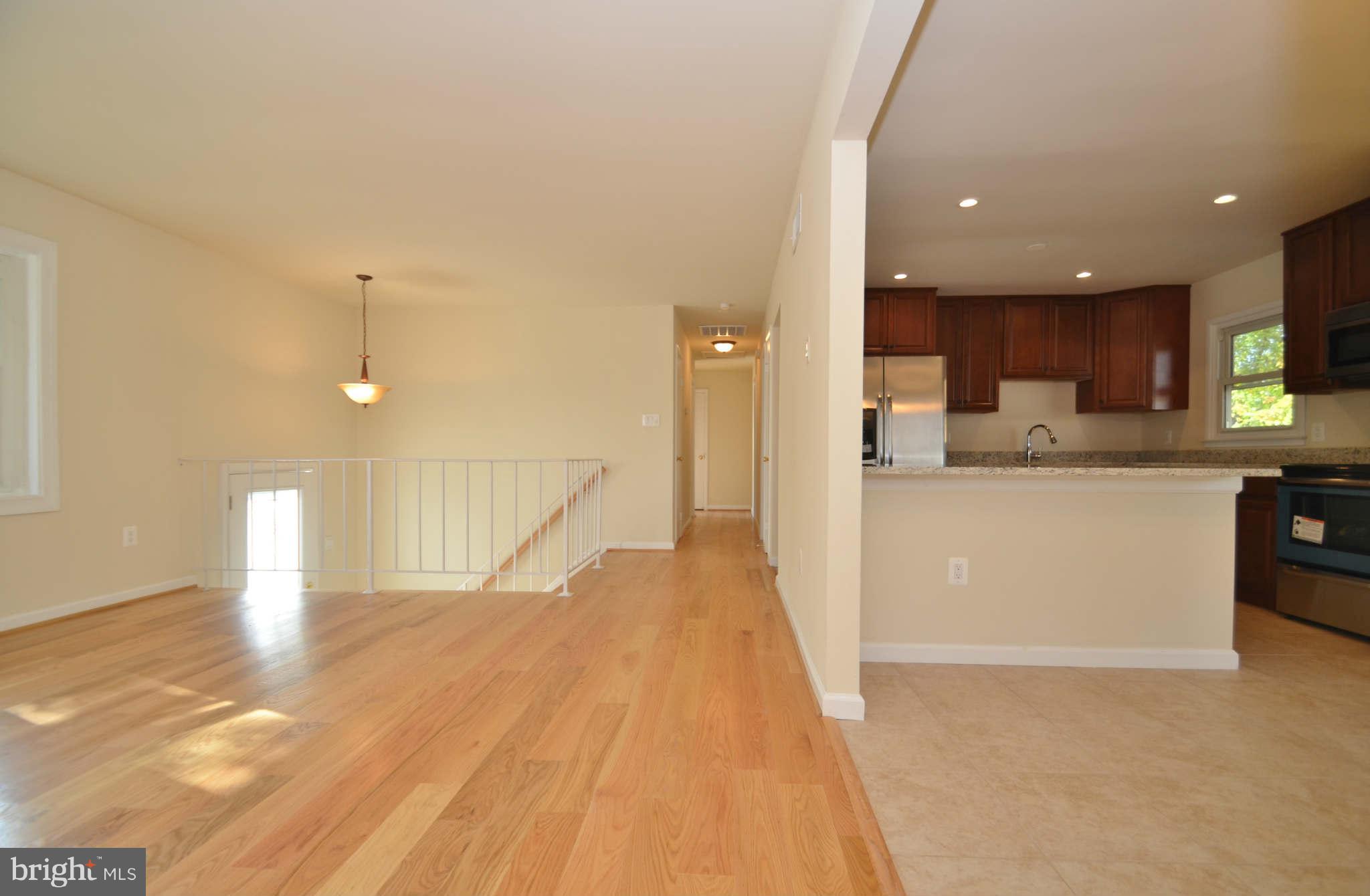13201 Delaney Road Woodbridge, VA 22193 - Photo 20 of 26 Living Room