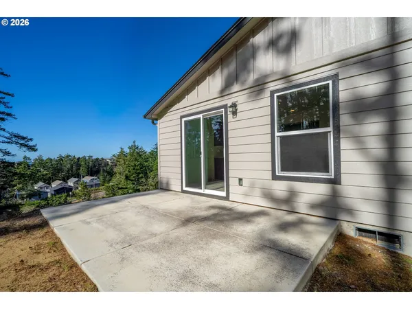 $599,000 | 201 Highland Drive West, Tillamook, OR 97141