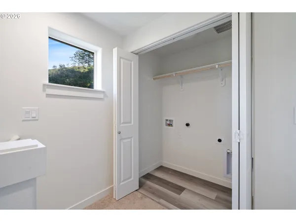 $599,000 | 201 Highland Drive West, Tillamook, OR 97141