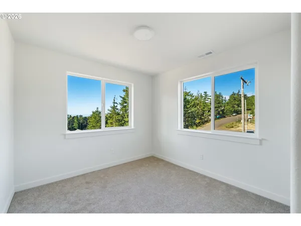$599,000 | 201 Highland Drive West, Tillamook, OR 97141