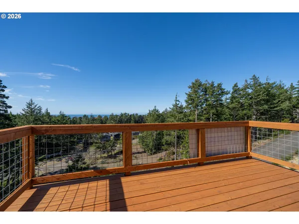 $599,000 | 201 Highland Drive West, Tillamook, OR 97141