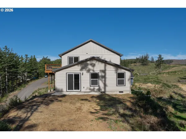 $599,000 | 201 Highland Drive West, Tillamook, OR 97141