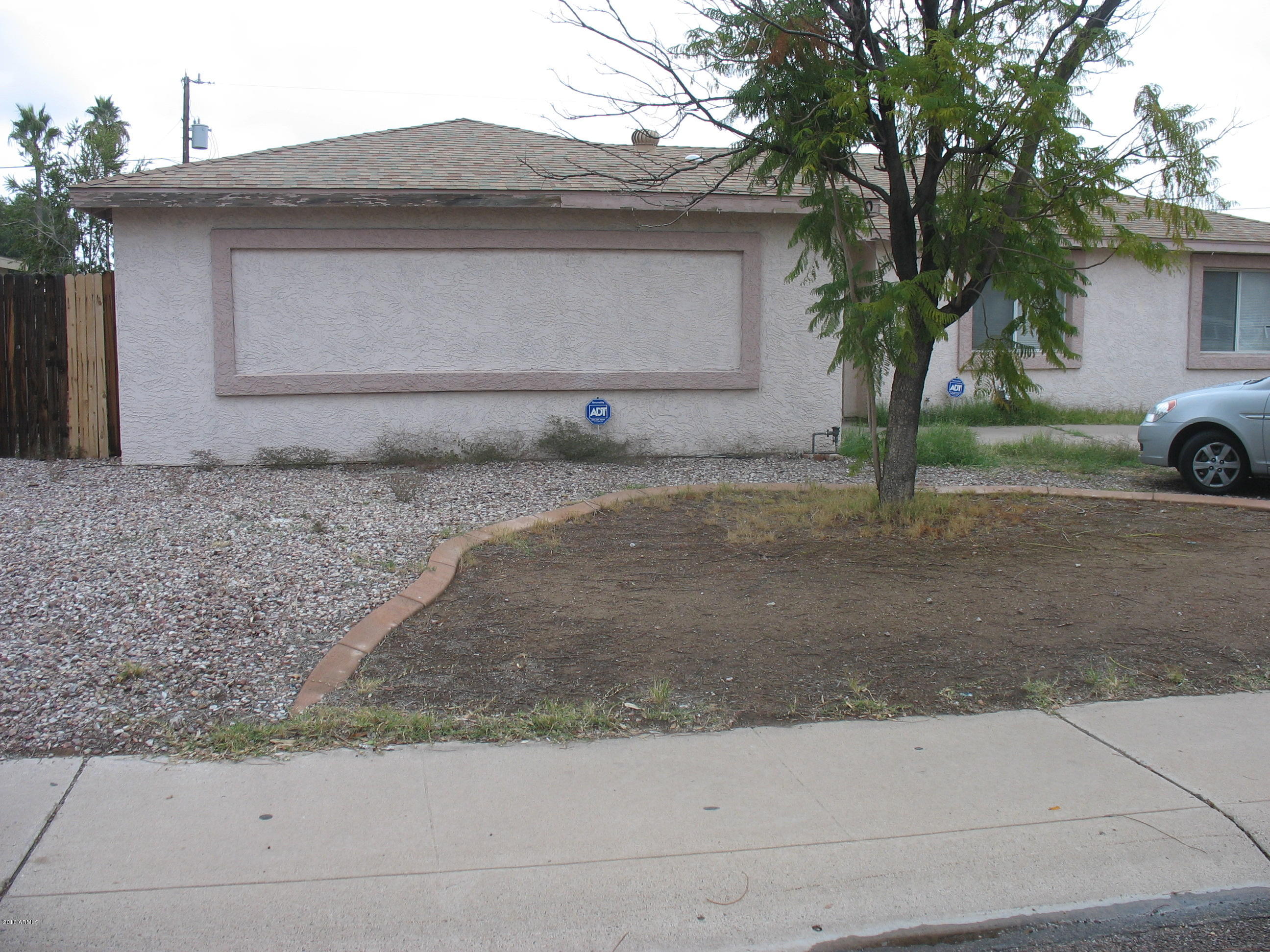 2320 East Cactus Road Phoenix, AZ 85022 - Photo 3 of 16 Extended One Car Garage