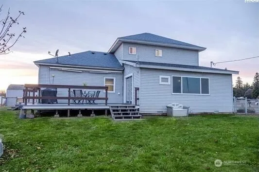 $300,000 | 304 East 2nd Street, Prescott, WA 99348