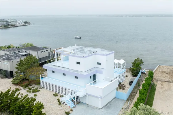 $4,500,000 | 398 Dune Road, Westhampton Beach, NY 11978