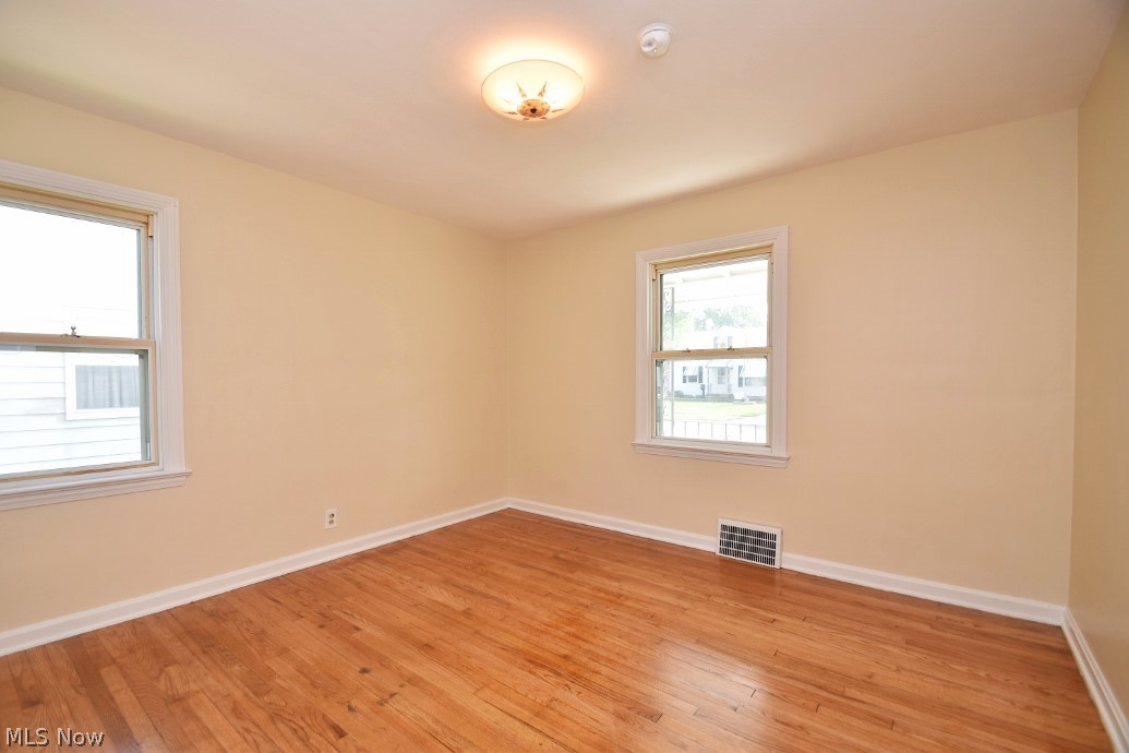 1172 Sunset Road Cleveland, OH 44124 - Photo 18 of 26