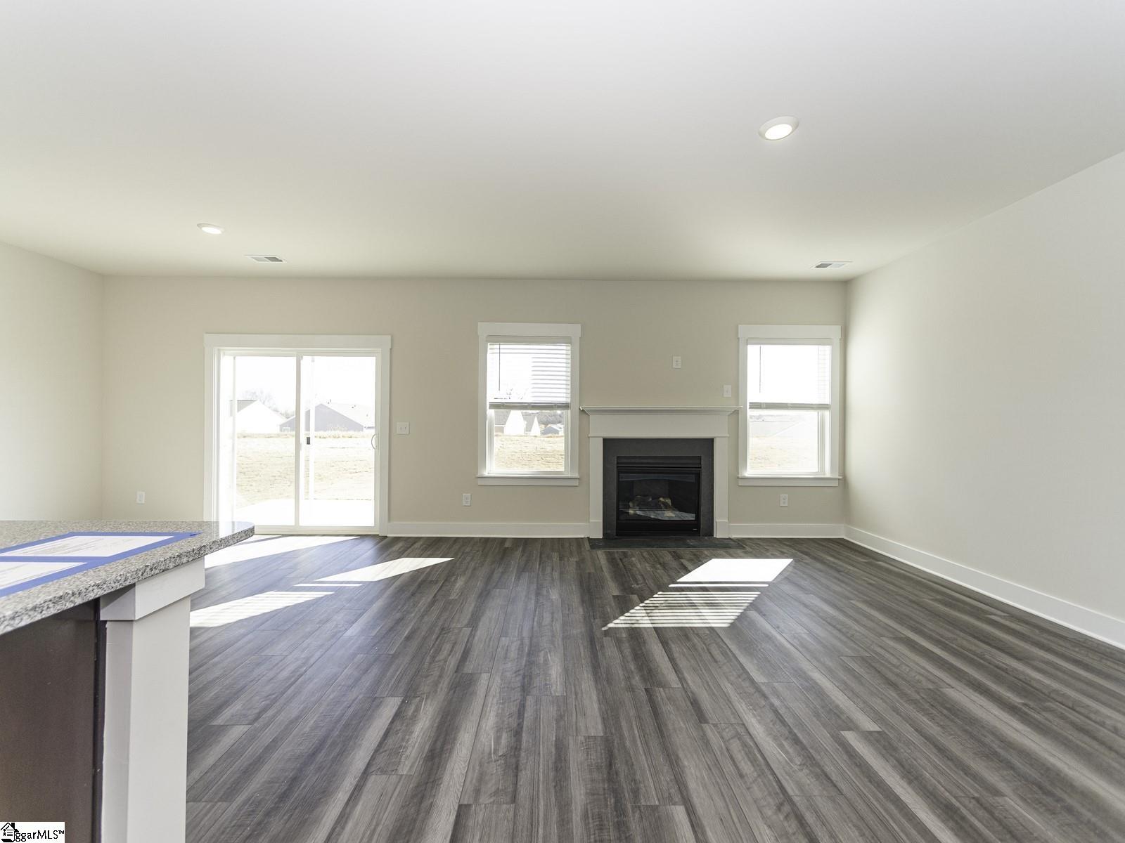14 Shorncliffe Road Simpsonville, SC 29680 - Photo 6 of 35 Gallery Image 6