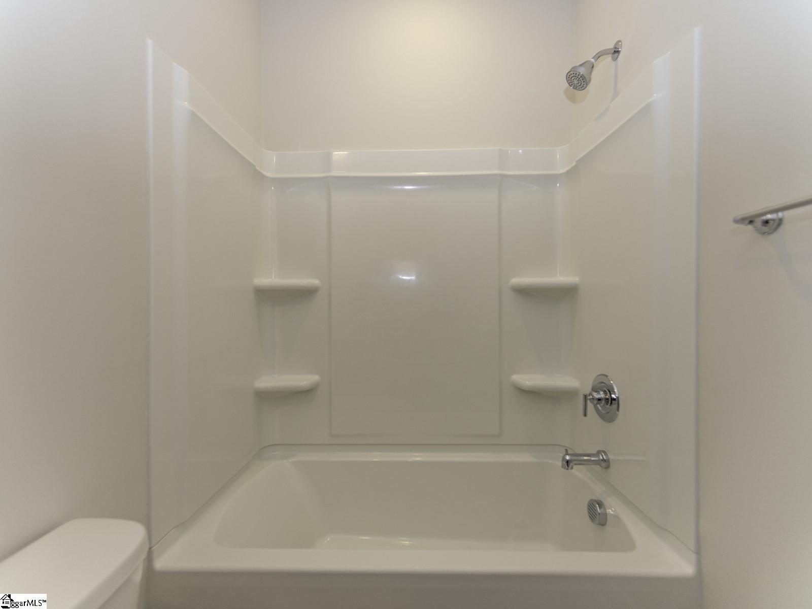 14 Shorncliffe Road Simpsonville, SC 29680 - Photo 7 of 35 Gallery Image 7