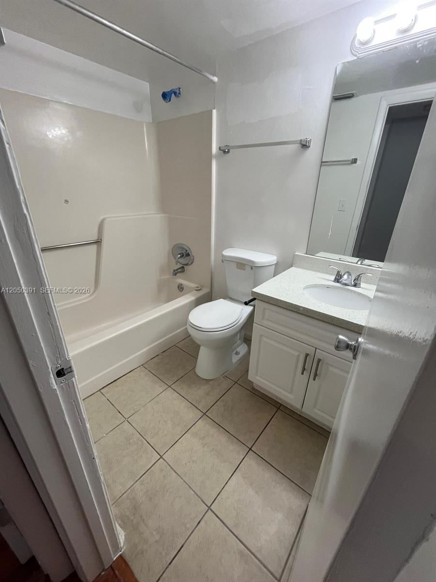 21906 Lake Forest Circle, Unit 103 Boca Raton, FL 33433 - Photo 4 of 22