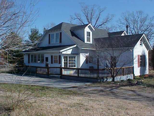 980 Rock Mill Road Henderson, NC 27537 - Photo 2 of 6 Great deck in the back everlooking pool and perfect for entertaining.