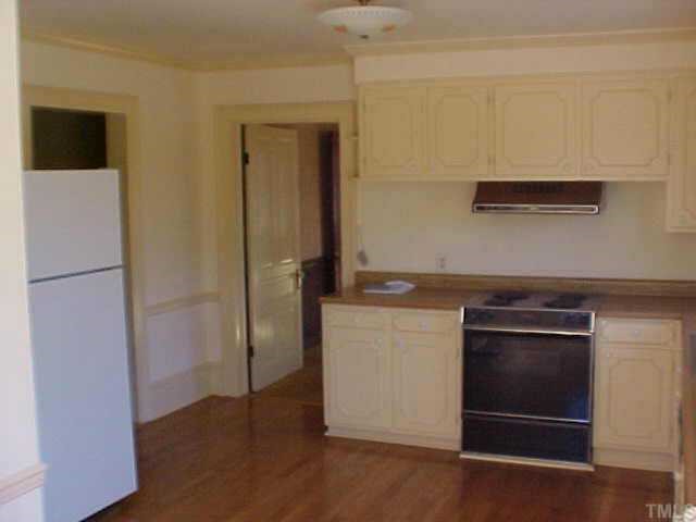 980 Rock Mill Road Henderson, NC 27537 - Photo 6 of 6 Great eat-in kitchen w/lots of windows overlooking deck and pool