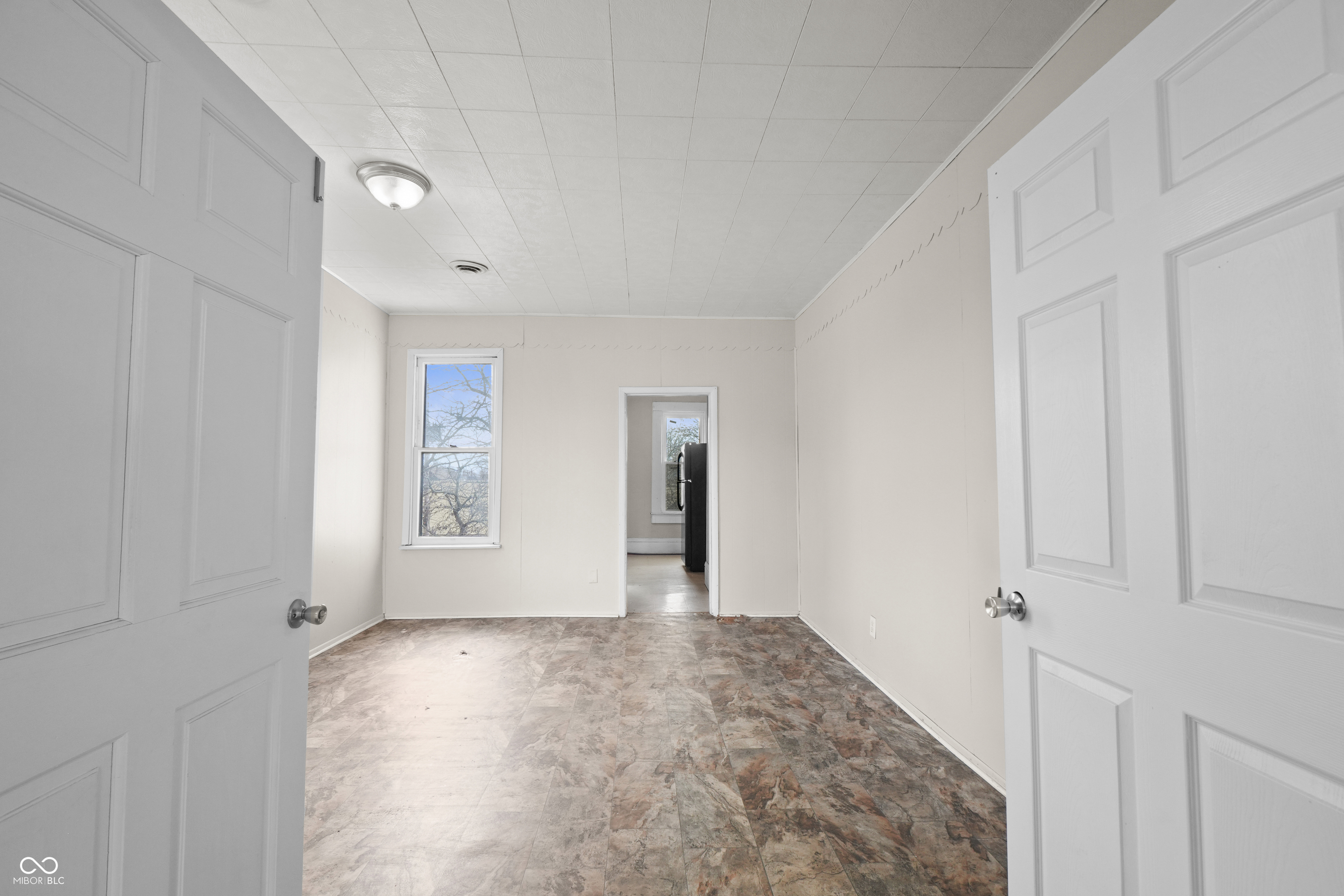 131 West 13th Street Anderson, IN 46016 - Photo 2 of 27